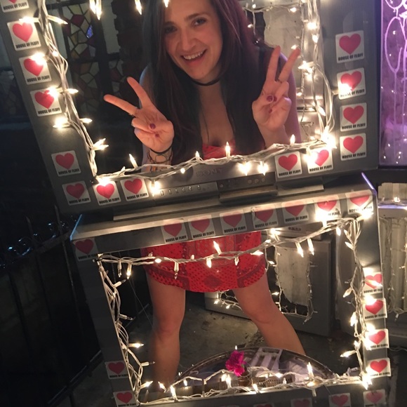 Meet your Posher, Sasha - Picture 5 of 7